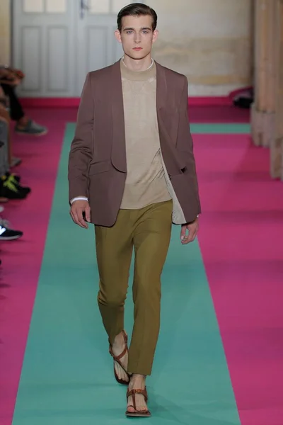 Look 27